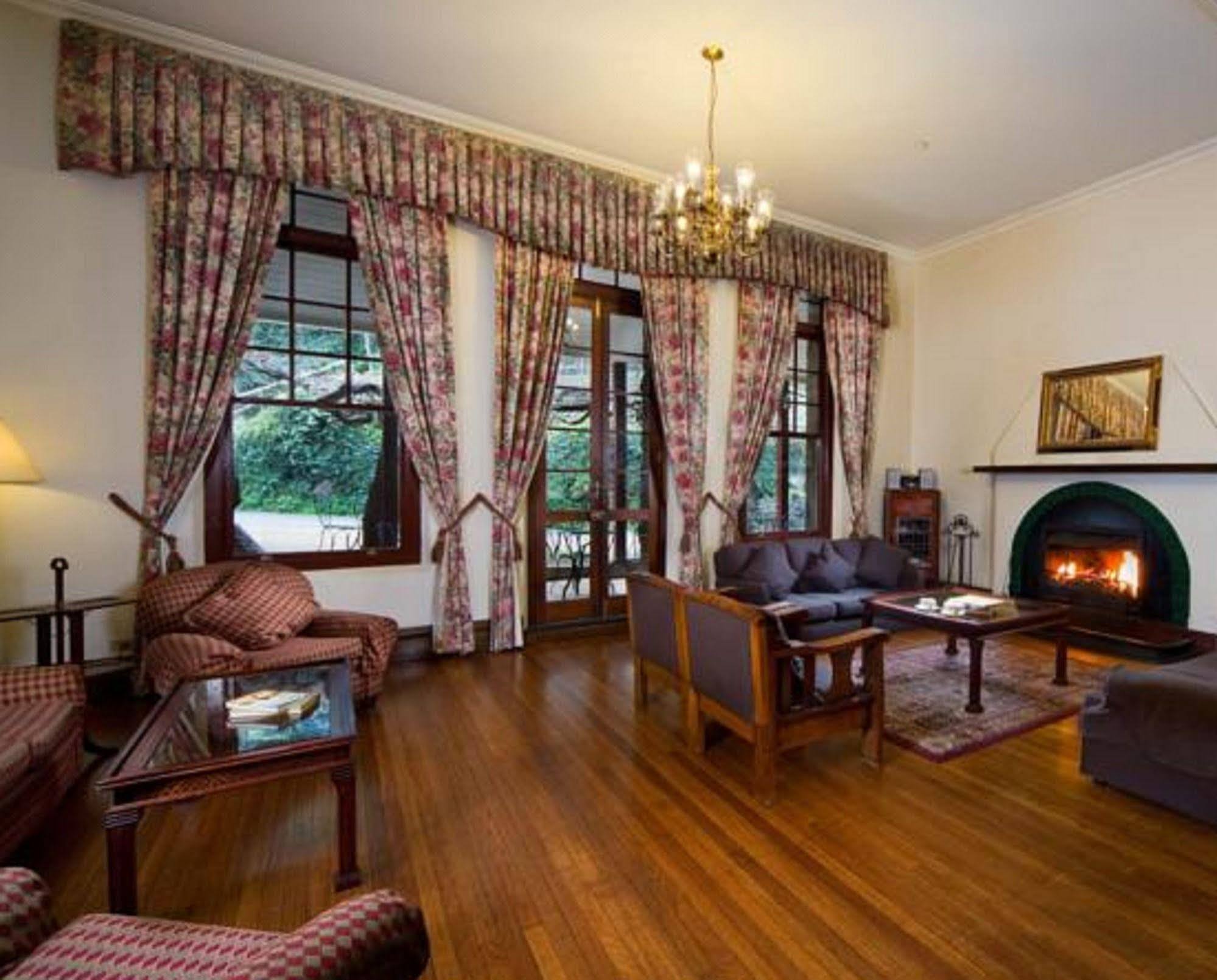 Hotel Jenolan Caves House Extérieur photo